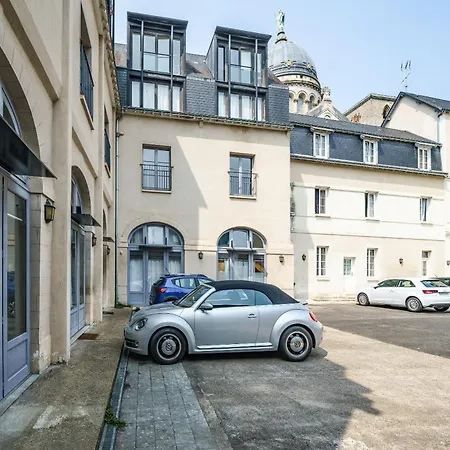 Le Baleschoux - Parking - Prestiplace Collection